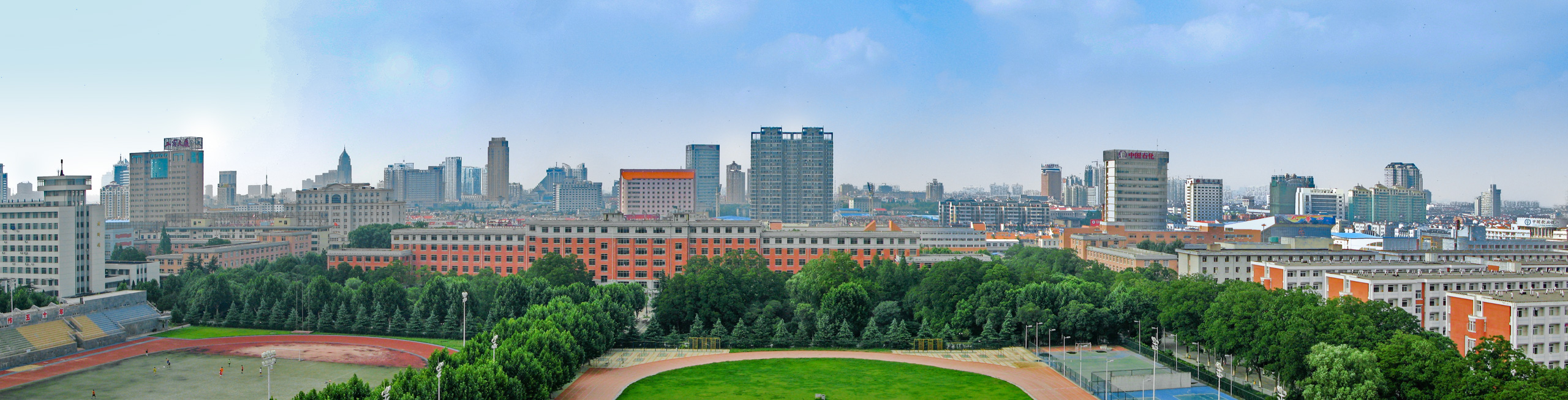 工大主楼全景图